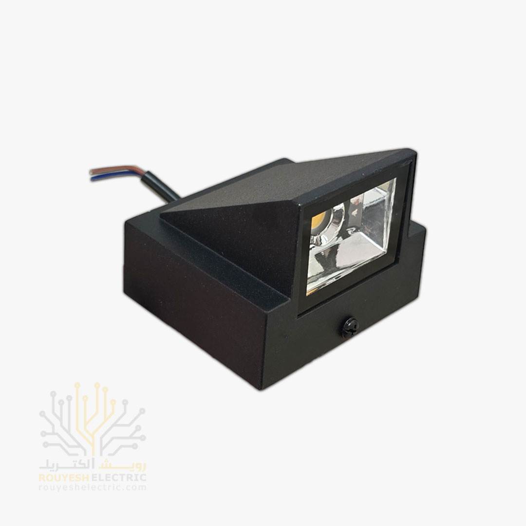 چراغ دیواری دکوراتیو 3 وات برند ایران مهر مدل کلبه ای یک طرفه کد ایران 49 بدنه مشکی نور نچرال